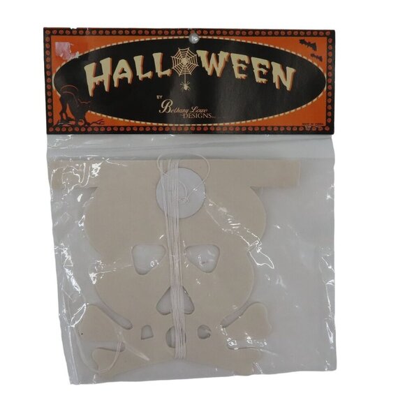 Bethany Lowe Halloween Skull Crossbones Skeleton White Tissue Paper Garland NEW - Picture 1 of 6